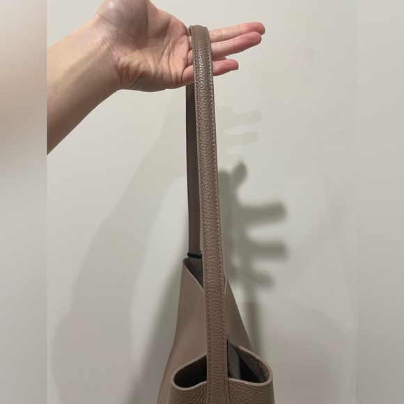 BNWT mansur gavriel mini everyday cabas leather shoulder bag in biscotto - Picture 14 of 16